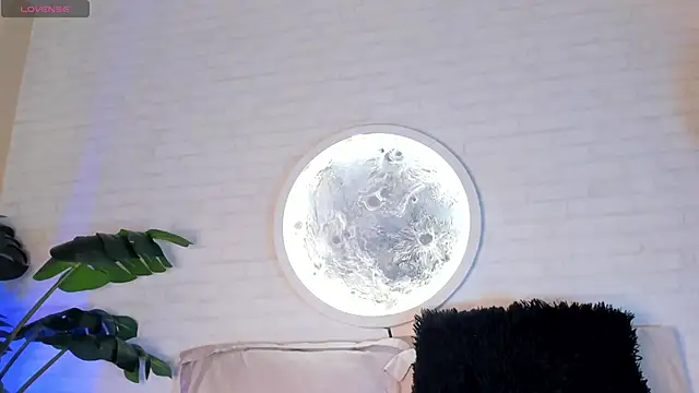 Snapshot of Elise_Diamond chatting on 03/02/25, 09:21 Elise Diamond online show from 03/02/25, 09:21