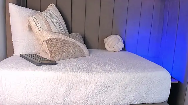 Elise Diamond online show from 03/23/26, 02:15