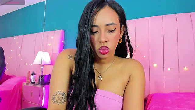 Snapshot of MavyStar chatting on 12/22/24, 12:49 MavyStar online show from 12/22/24, 12:49