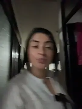 karenlennox1 online show from 04/10/26, 12:27