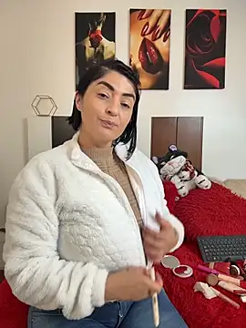 karenlennox1 online show from 05/30/26, 11:02