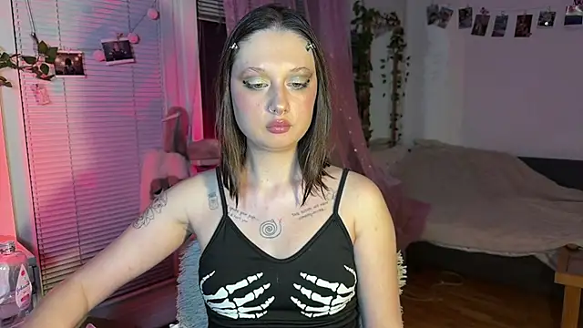 Snapshot of Jenny_darling_love chatting on 05/12/26, 08:06 Jenny darling love online show from 05/12/26, 08:06