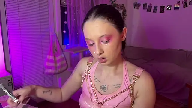 Snapshot of Jenny_darling_love chatting on 06/07/26, 08:34 Jenny darling love online show from 06/07/26, 08:34