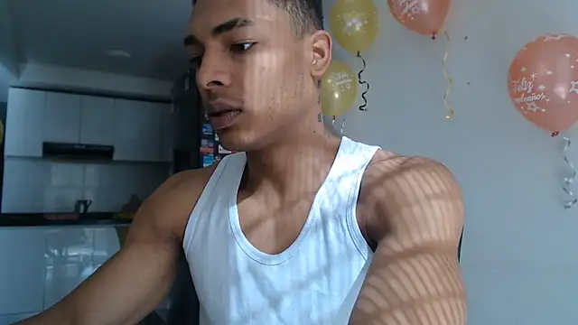 Snapshot of Jhonyblack_1 chatting on 05/24/26, 01:16 Jhonyblack 1 online show from 05/24/26, 01:16