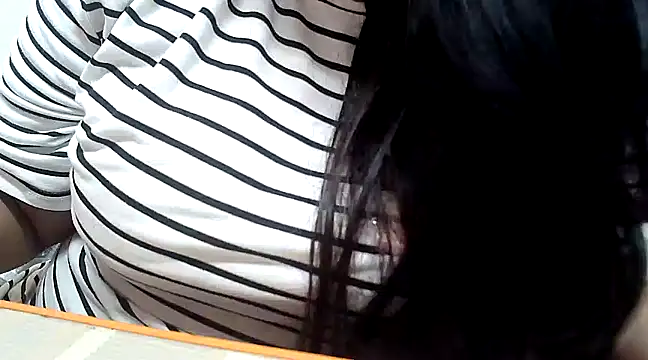 hot pavitra online show from 12/05/24, 06:33
