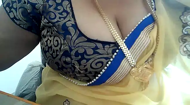 hot pavitra online show from 12/19/24, 07:29