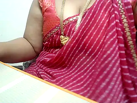 hot pavitra online show from 01/15/25, 12:41