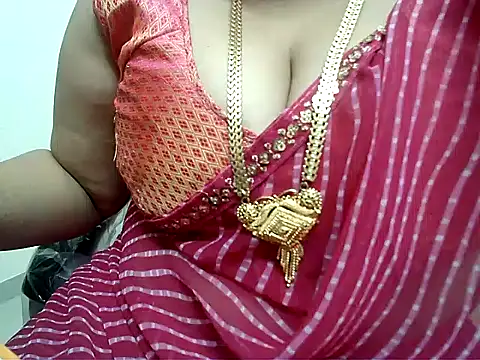 hot pavitra online show from 01/24/25, 06:35