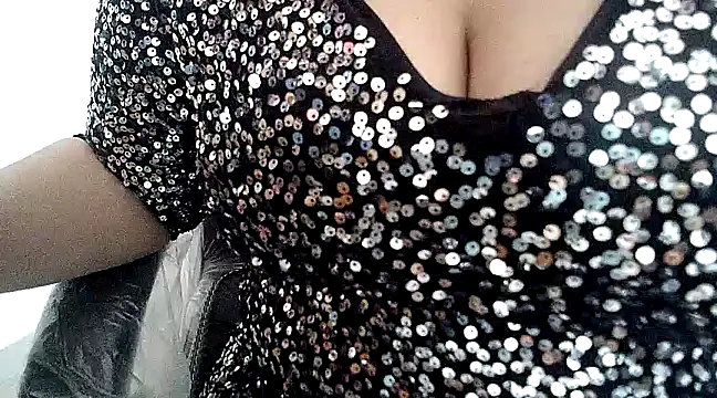 hot pavitra online show from 01/31/25, 06:46