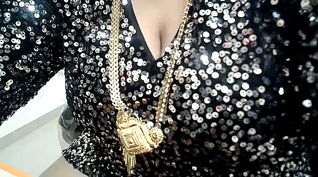 hot pavitra online show from 01/31/25, 06:14