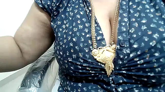 hot pavitra online show from 02/05/25, 05:09