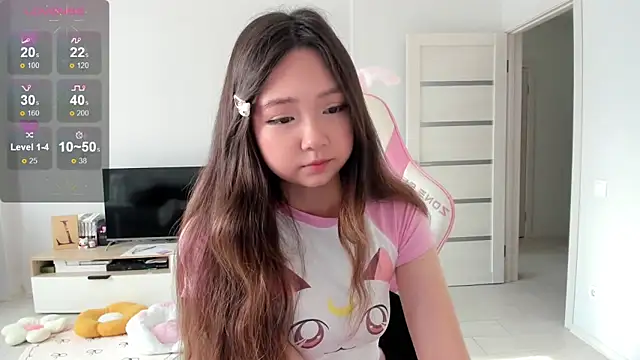 Snapshot of Fluffy_Rose chatting on 06/16/26, 01:08 Fluffy Rose online show from 06/16/26, 01:08