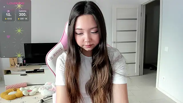 Snapshot of Fluffy_Rose chatting on 07/11/26, 01:19 Fluffy Rose online show from 07/11/26, 01:19