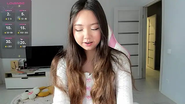Snapshot of Fluffy_Rose chatting on 07/19/26, 01:09 Fluffy Rose online show from 07/19/26, 01:09