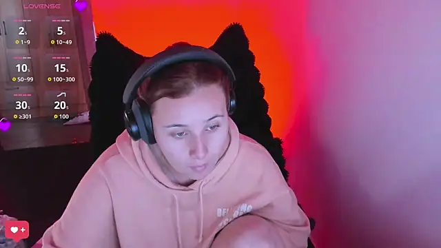 bonnie moon  online show from 02/25/26, 06:17