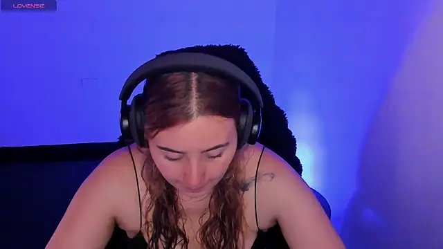 bonnie moon  online show from 03/15/26, 07:09