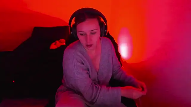 bonnie moon  online show from 04/17/26, 09:29