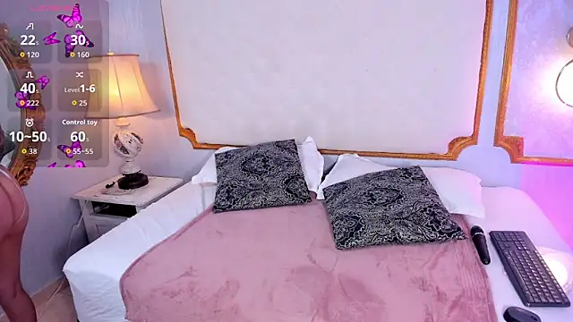 Paiige peach online show from 10/09/25, 07:45