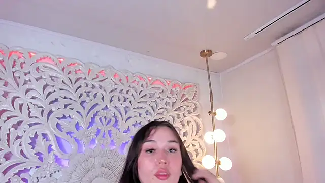 Kayla stern  online show from 12/19/25, 07:43