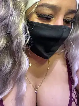 Snapshot of mari_layali chatting on 12/03/24, 03:09 mari layali online show from 12/03/24, 03:09