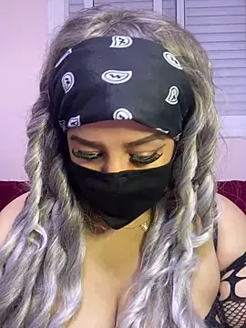 Snapshot of mari_layali chatting on 12/06/24, 01:07 mari layali online show from 12/06/24, 01:07