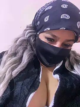 Snapshot of mari_layali chatting on 12/15/24, 02:19 mari layali online show from 12/15/24, 02:19