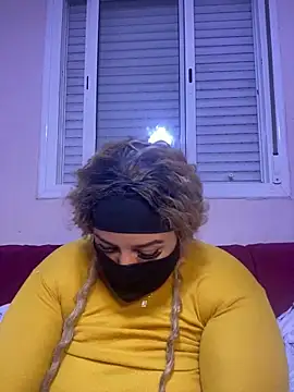 Snapshot of mari_layali chatting on 12/23/24, 02:56 mari layali online show from 12/23/24, 02:56