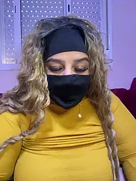 Snapshot of mari_layali chatting on 12/23/24, 09:05 mari layali online show from 12/23/24, 09:05