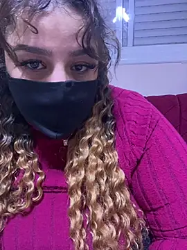 Snapshot of mari_layali chatting on 01/02/25, 10:55 mari layali online show from 01/02/25, 10:55