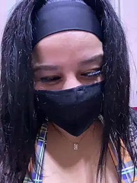 Snapshot of mari_layali chatting on 02/18/25, 12:59 mari layali online show from 02/18/25, 12:59