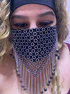 Snapshot of mari_layali chatting on 03/12/25, 02:09 mari layali online show from 03/12/25, 02:09