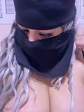 Snapshot of mari_layali chatting on 03/17/25, 03:47 mari layali online show from 03/17/25, 03:47