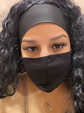 Snapshot of mari_layali chatting on 10/31/25, 01:23 mari layali online show from 10/31/25, 01:23