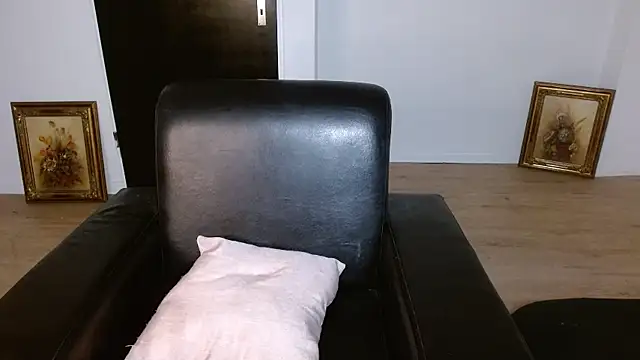 Snapshot of JuicyJanexo chatting on 01/11/26, 05:01 JuicyJanexo online show from 01/11/26, 05:01