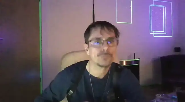 Snapshot of Minm666 chatting on 12/20/24, 10:11 Minm666 online show from 12/20/24, 10:11