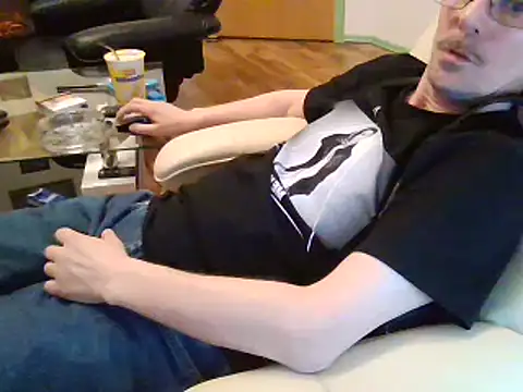 Snapshot of Minm666 chatting on 12/28/24, 10:23 Minm666 online show from 12/28/24, 10:23