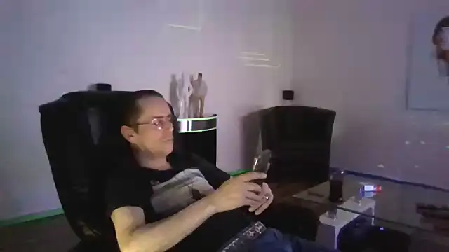 Snapshot of Minm666 chatting on 03/02/25, 10:16 Minm666 online show from 03/02/25, 10:16