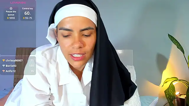 ClaraMariaMon online show from 12/17/24, 10:00