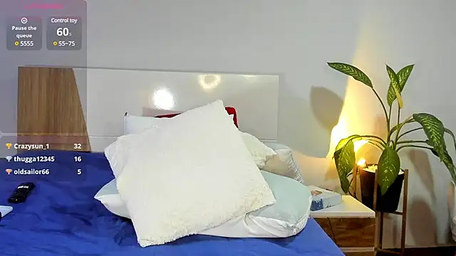 ClaraMariaMon online show from 12/23/24, 10:55