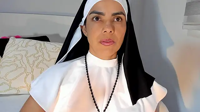 Snapshot of ClaraMariaMon chatting on 07/20/26, 07:27 ClaraMariaMon online show from 07/20/26, 07:27
