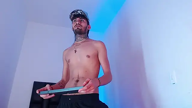 Snapshot of Brutal_Sex_Fucking chatting on 01/09/25, 06:38 Brutal Sex Fucking online show from 01/09/25, 06:38