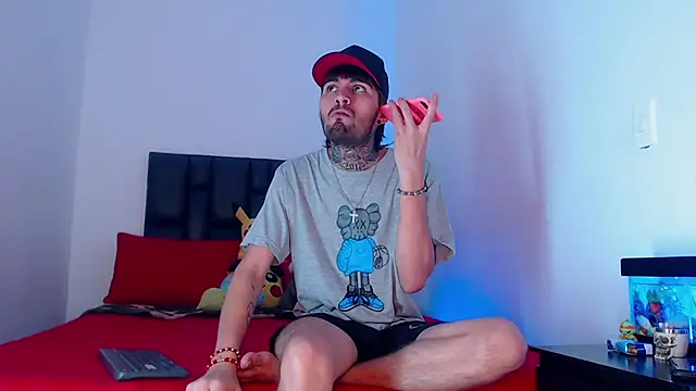 Snapshot of Brutal_Sex_Fucking chatting on 01/12/25, 08:36 Brutal Sex Fucking online show from 01/12/25, 08:36