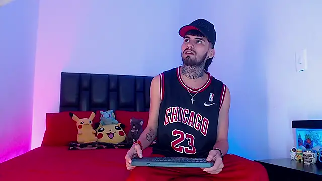 Snapshot of Brutal_Sex_Fucking chatting on 01/29/25, 09:39 Brutal Sex Fucking online show from 01/29/25, 09:39