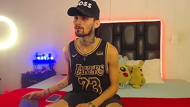 Snapshot of Brutal_Sex_Fucking chatting on 11/11/25, 07:25 Brutal Sex Fucking online show from 11/11/25, 07:25