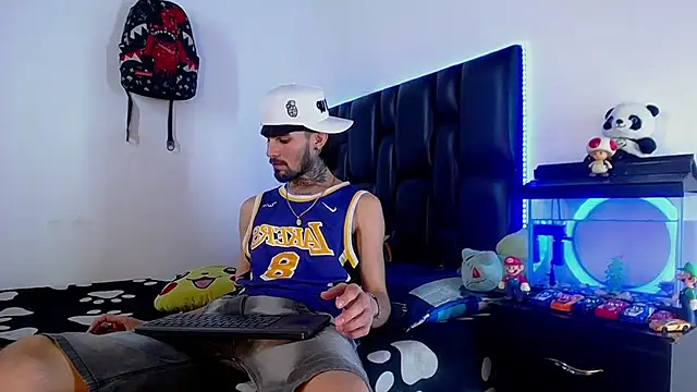 Snapshot of Brutal_Sex_Fucking chatting on 07/18/26, 12:48 Brutal Sex Fucking online show from 07/18/26, 12:48