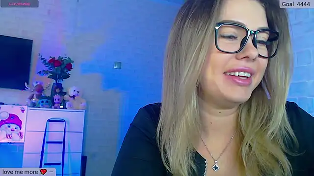 SuchCute online show from 03/10/25, 03:01