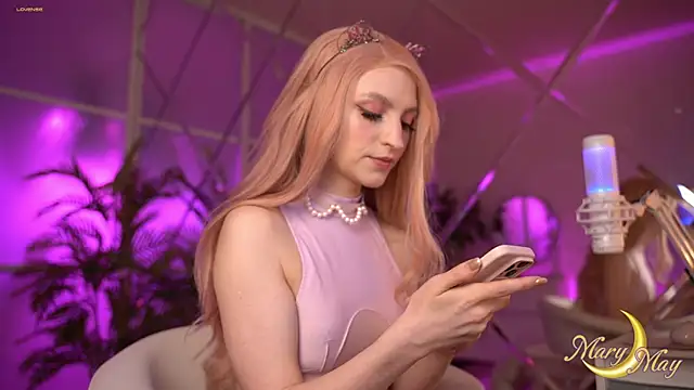 Snapshot of marylunamay chatting on 01/24/25, 10:08 marylunamay online show from 01/24/25, 10:08