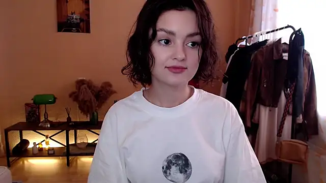 Snapshot of CuteRuby99 chatting on 10/12/25, 10:47 CuteRuby99 online show from 10/12/25, 10:47