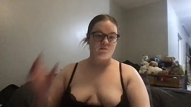 honeyyy24 online show from 11/04/25, 05:56