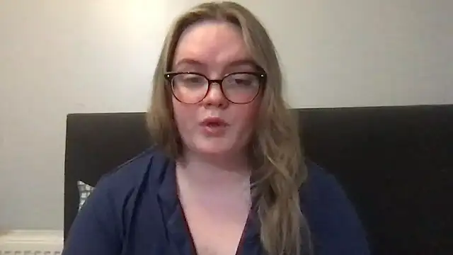 honeyyy24 online show from 04/10/26, 10:47